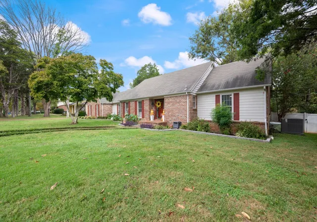 Photo 3 of Single family home for sale at 1706 Haynes Dr, Murfreesboro, TN 37129 | MLS# 3621673 | Listing updated on 2026-10-16