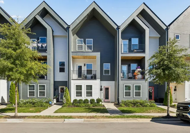 Townhouse for sale at 641 Markham St, Nashville, TN 37214 | MLS# 3622074