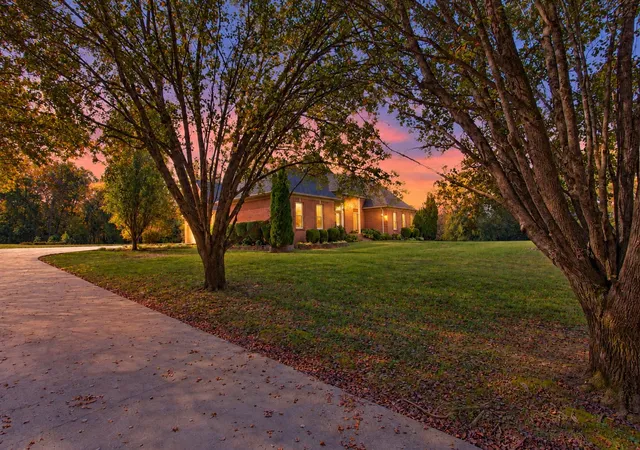 Photo 3 of Single family home for sale at 6341 Bethlehem Rd, Springfield, TN 37172 | MLS# 3621702 | Listing updated on 2026-10-22