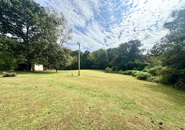 Photo 3 of Single family home for sale at 1645 Liberty Rd, Camden, TN 38320 | MLS# 3621645 | Listing updated on 2026-10-16