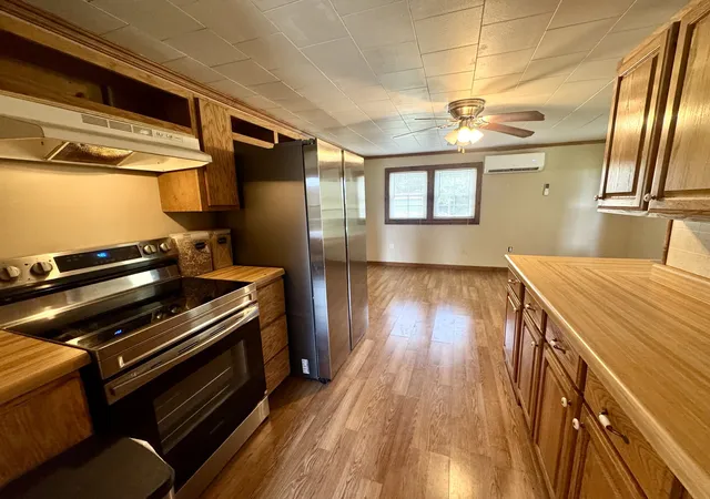 Photo 4 of Single family home for sale at 1645 Liberty Rd, Camden, TN 38320 | MLS# 3621645 | Listing updated on 2026-10-16