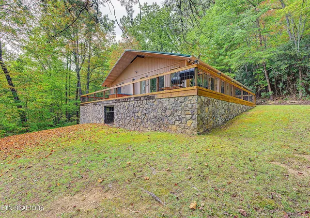Photo 2 of Single family home for sale at 4222 Fox Hunters Ln, Sevierville, TN 37876 | MLS# 3621476 | Listing updated on 2026-10-16