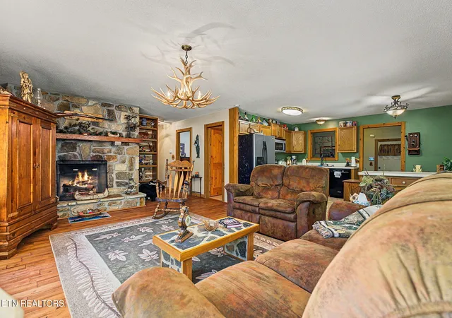 Photo 4 of Single family home for sale at 4222 Fox Hunters Ln, Sevierville, TN 37876 | MLS# 3621476 | Listing updated on 2026-10-16