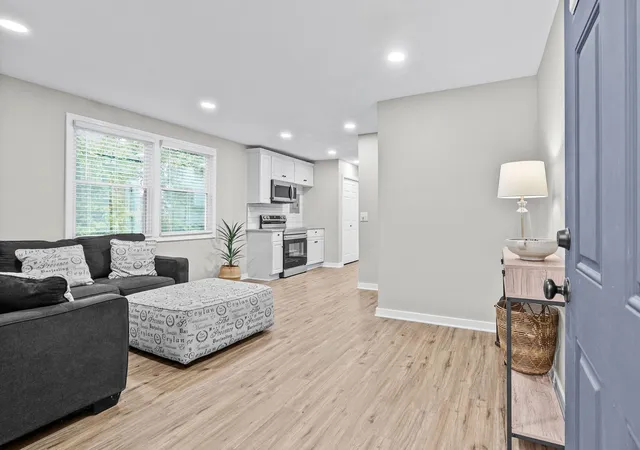 Photo 3 of Single family home for sale at 303 Park Ln, Clarksville, TN 37042 | MLS# 3622116 | Listing updated on 2026-10-20
