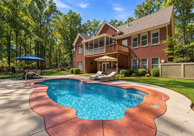 Photo 3 of Single family home for sale at 5751 Pinewood Rd, Franklin, TN 37064 | MLS# 3622006 | Listing updated on 2026-10-29