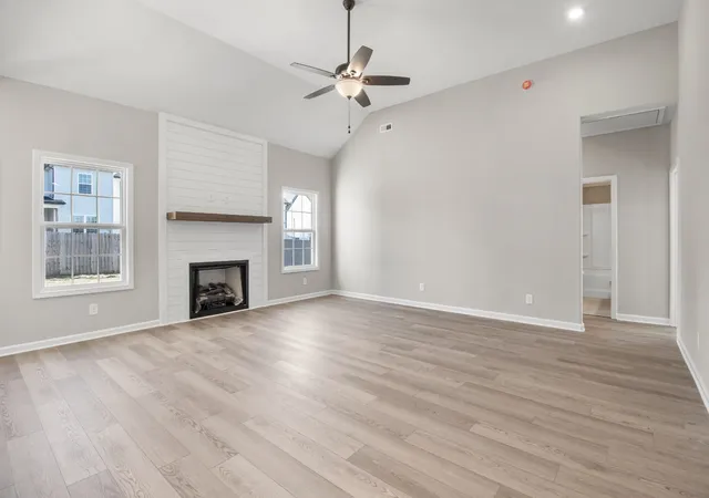 Photo 3 of Single family home for sale at 253 Kildeer Dr, Clarksville, TN 37040 | MLS# 3621546 | Listing updated on 2026-10-16