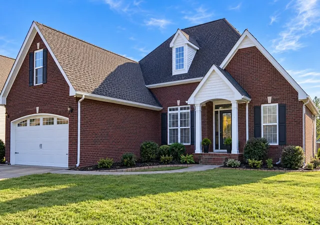 Photo 1 of Single family home for sale at 724 Cavalier Dr, Clarksville, TN 37040 | MLS# 3621576 | Listing updated on 2026-10-25