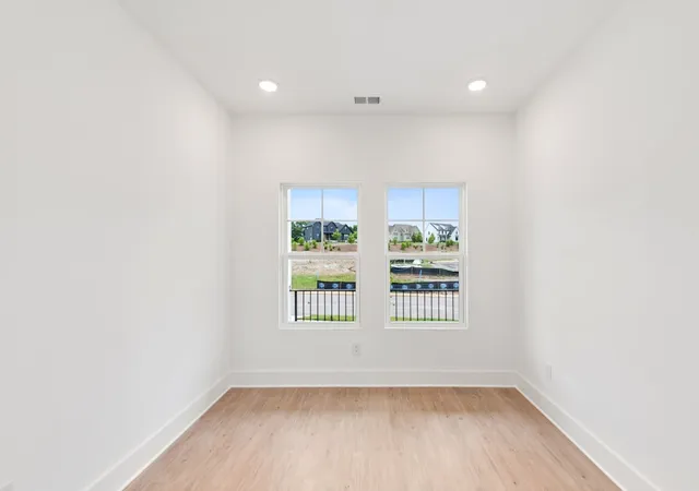 Photo 3 of Single family home for sale at 2972 Sharpstone Dr, Columbia, TN 38401 | MLS# 3621607 | Listing updated on 2026-10-21