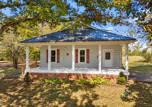 Single family home for sale at 116 W Swan St, Centerville, TN 37033 | MLS# 3621929