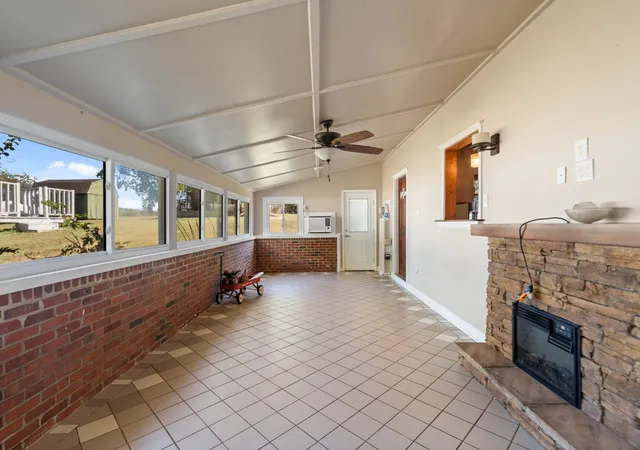 Photo 4 of Single family home for sale at 116 W Swan St, Centerville, TN 37033 | MLS# 3621929 | Listing updated on 2026-10-22