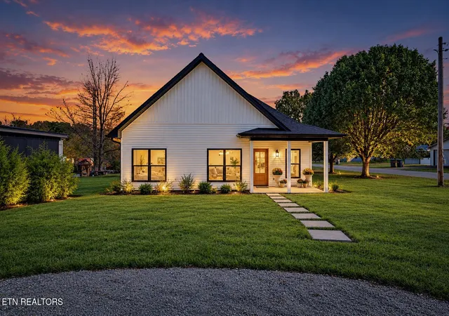 Photo 2 of Single family home for sale at 304 W Stewart Ave, Monterey, TN 38574 | MLS# 3621592 | Listing updated on 2026-10-16
