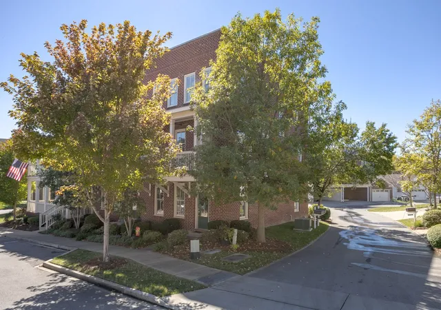 Photo 3 of Townhouse for sale at 419 Henry Russell St, Franklin, TN 37064 | MLS# 3623269 | Listing updated on 2026-10-27