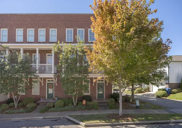 Photo 4 of Townhouse for sale at 419 Henry Russell St, Franklin, TN 37064 | MLS# 3623269 | Listing updated on 2026-10-27