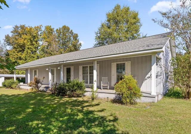 Photo 3 of Single family home for sale at 562 County Rd 783, Ider, AL 35981 | MLS# 3621711 | Listing updated on 2026-10-16