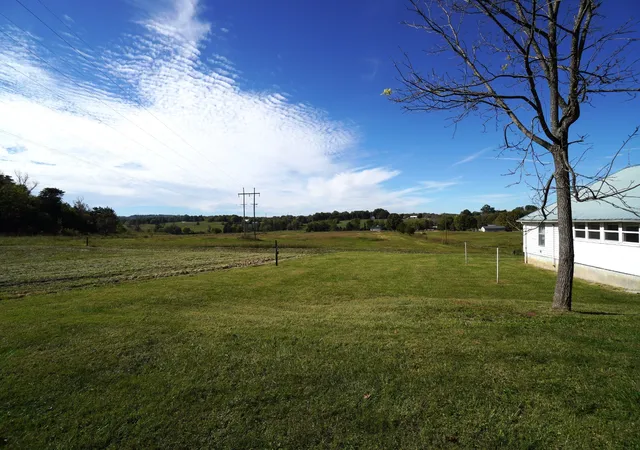 Photo 2 of Single family home for sale at 911 Brotherton Rd, Jefferson City, TN 37760 | MLS# 3626594 | Listing updated on 2026-10-28