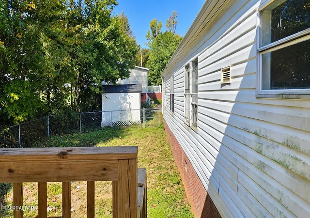Photo 3 of Manufactured home for sale at 137 Cutters Ln, Clinton, TN 37716 | MLS# 3621747 | Listing updated on 2026-10-22