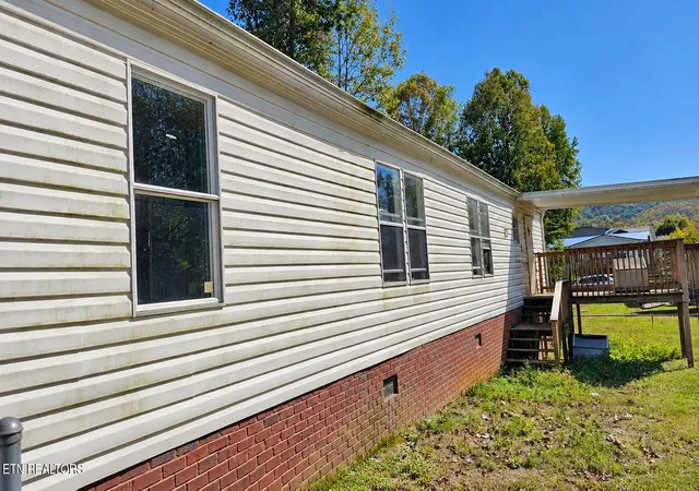 Photo 4 of Manufactured home for sale at 137 Cutters Ln, Clinton, TN 37716 | MLS# 3621747 | Listing updated on 2026-10-22