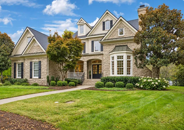 Photo 2 of Single family home for sale at 528 Brennan Ln, Franklin, TN 37067 | MLS# 3622274 | Listing updated on 2026-10-20