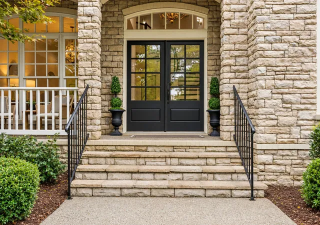 Photo 3 of Single family home for sale at 528 Brennan Ln, Franklin, TN 37067 | MLS# 3622274 | Listing updated on 2026-10-20