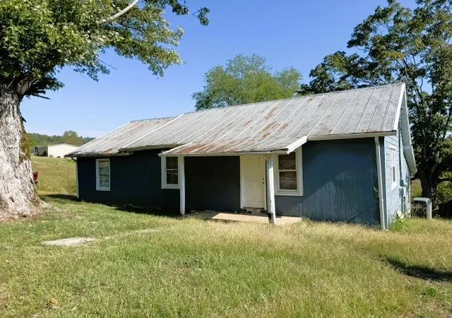 Photo 1 of Single family home for sale at 2300 Walker Cvs Rd, Sparta, TN 38583 | MLS# 3621771 | Listing updated on 2026-10-21