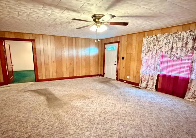 Photo 2 of Single family home for sale at 1206 Cates St, Hopkinsville, KY 42240 | MLS# 3621797 | Listing updated on 2026-10-16