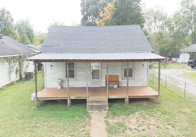 Photo 1 of Single family home for sale at 437 3rd Street, Lawrenceburg, TN 38464 | MLS# 3622690 | Listing updated on 2026-10-30