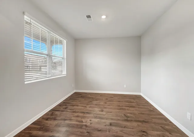 Photo 3 of Single family home for sale at 4070 Beach Way, White House, TN 37188 | MLS# 3621900 | Listing updated on 2026-10-21