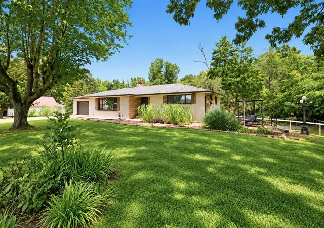 Single family home for sale at 250 Washington Ave, Camden, TN 38320 | MLS# 3621943