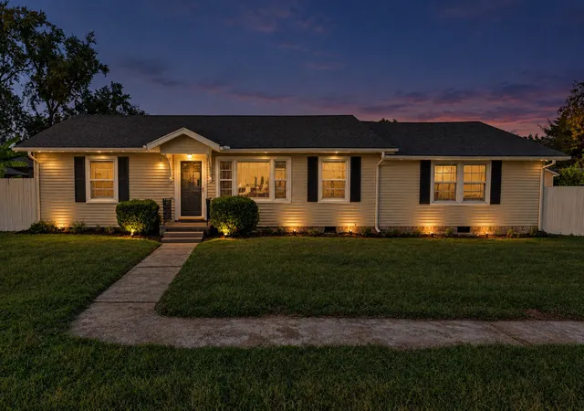 Photo 4 of Single family home for sale at 614 Peachtree St, Murfreesboro, TN 37129 | MLS# 3621935 | Listing updated on 2026-10-28