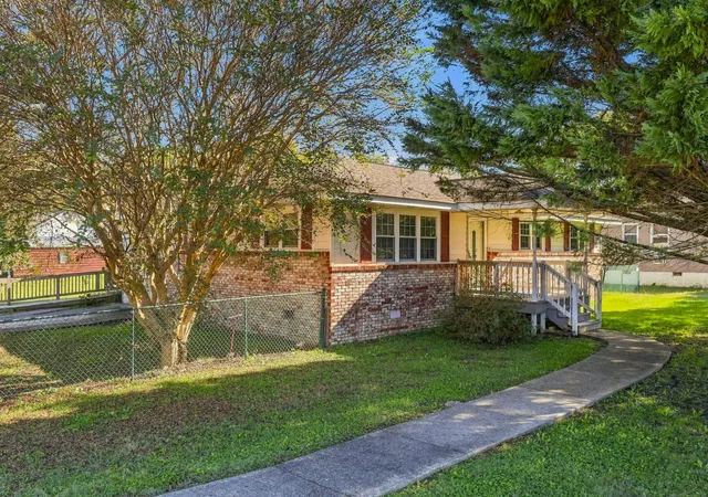 Photo 3 of Single family home for sale at 7415 Bonny Oaks Dr, Chattanooga, TN 37421 | MLS# 3621915 | Listing updated on 2026-10-23