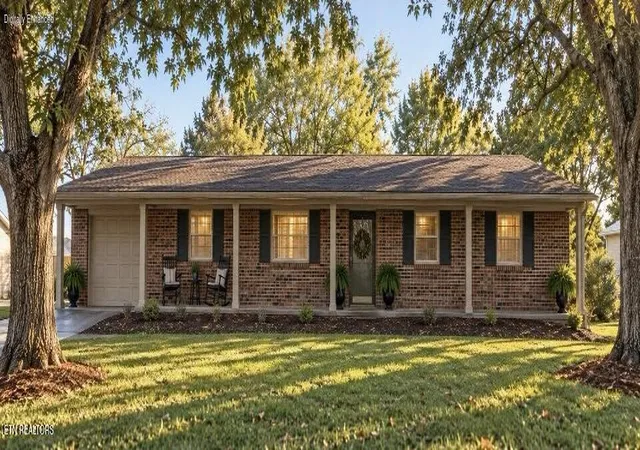 Photo 1 of Single family home for sale at 1370 Russell Ln, Lenoir City, TN 37772 | MLS# 3621953 | Listing updated on 2026-10-22