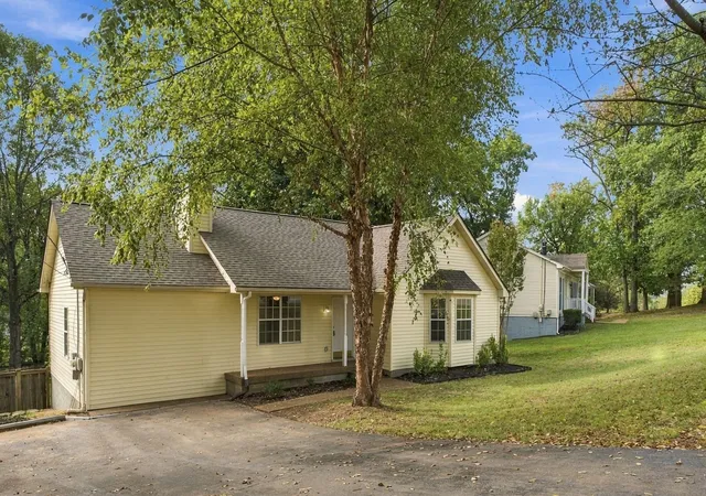 Photo 1 of Single family home for sale at 311 Sunrise Cir, Mount Juliet, TN 37122 | MLS# 3622691 | Listing updated on 2026-10-20