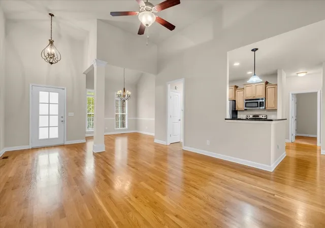 Photo 4 of Single family home for sale at 1067 Aenon Cir, Spring Hill, TN 37174 | MLS# 3622997 | Listing updated on 2026-10-23