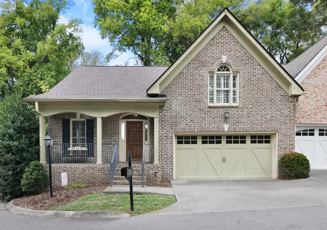 Townhouse for sale at 131d Woodmont Blvd, Nashville, TN 37205 | MLS# 3622061