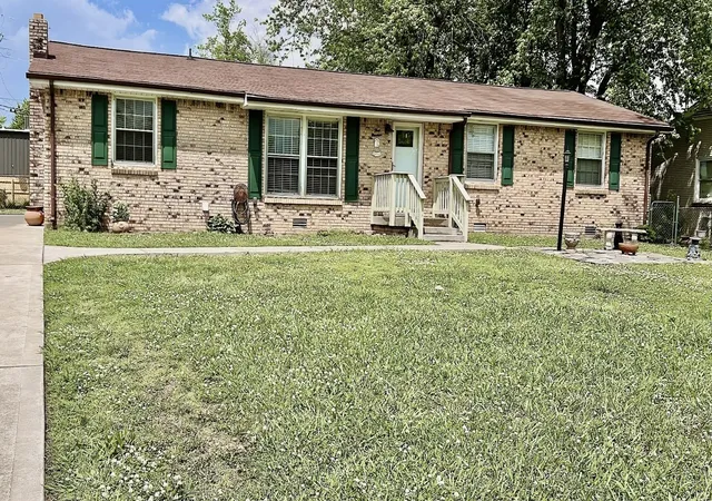 Single family home for sale at 319 Copeland Rd, Clarksville, TN 37042 | MLS# 3622072