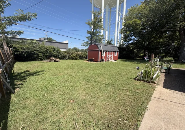 Photo 2 of Single family home for sale at 319 Copeland Rd, Clarksville, TN 37042 | MLS# 3622072 | Listing updated on 2026-10-30