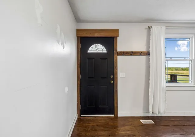 Photo 3 of Single family home for sale at 412 Log Wall Rd, Dickson, TN 37055 | MLS# 3622132 | Listing updated on 2026-10-28
