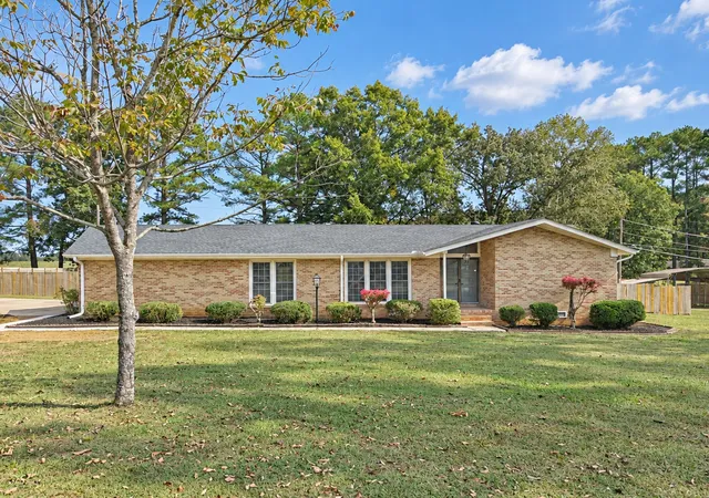 Photo 4 of Single family home for sale at 17 West Rd, Fayetteville, TN 37334 | MLS# 3622039 | Listing updated on 2026-10-22