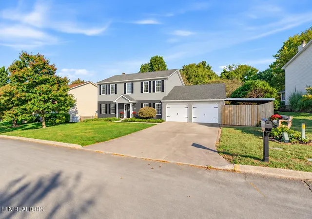 Photo 2 of Single family home for sale at 1210 Oak Hvn Rd, Knoxville, TN 37932 | MLS# 3622077 | Listing updated on 2026-10-18