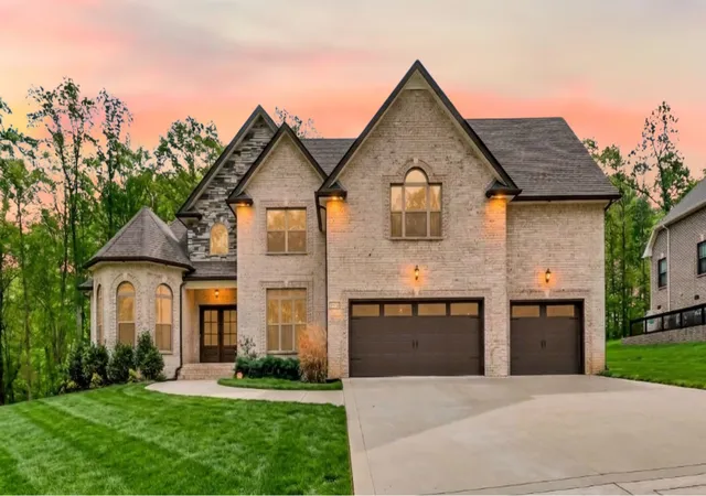 Photo 1 of Single family home for sale at 1689 Double R Blvd, Clarksville, TN 37042 | MLS# 3622087 | Listing updated on 2026-10-21