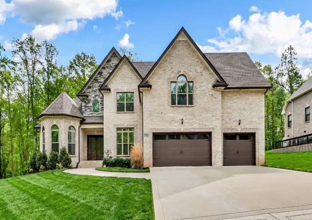 Photo 3 of Single family home for sale at 1689 Double R Blvd, Clarksville, TN 37042 | MLS# 3622087 | Listing updated on 2026-10-21