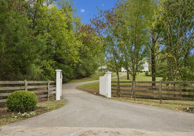 Photo 2 of Single family home for sale at 2665 Davidson Rd, Culleoka, TN 38451 | MLS# 3622204 | Listing updated on 2026-10-19