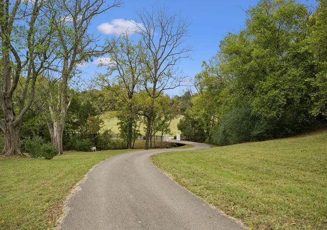 Photo 3 of Single family home for sale at 2665 Davidson Rd, Culleoka, TN 38451 | MLS# 3622204 | Listing updated on 2026-10-19