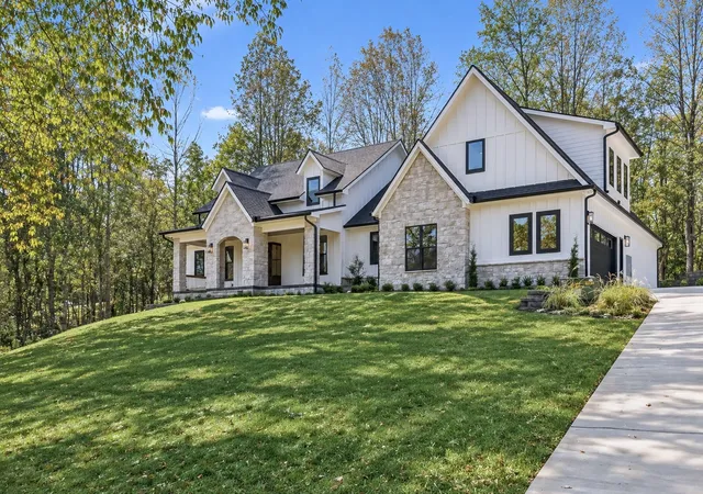 Photo 1 of Single family home for sale at 7410 Sleepy Holw Ln, Fairview, TN 37062 | MLS# 3623303 | Listing updated on 2026-10-31