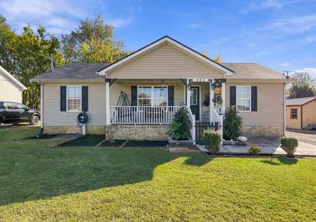 Photo 2 of Single family home for sale at 203 Beechwood Ln, Shelbyville, TN 37160 | MLS# 3622246 | Listing updated on 2026-10-30
