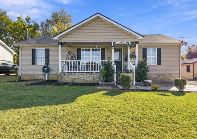 Photo 4 of Single family home for sale at 203 Beechwood Ln, Shelbyville, TN 37160 | MLS# 3622246 | Listing updated on 2026-10-30