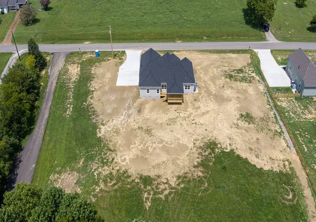 Photo 3 of Single family home for sale at 2973 Lights Chapel Rd, Greenbrier, TN 37073 | MLS# 3622280 | Listing updated on 2026-10-23