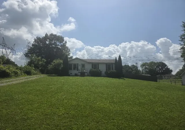 Photo 1 of Single family home for sale at 2819 Sparrow Dr, Clarksville, TN 37040 | MLS# 3622139 | Listing updated on 2026-10-26