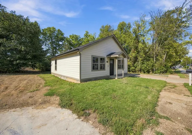 Photo 3 of Single family home for sale at 4021 Chandler Ave, Chattanooga, TN 37410 | MLS# 3622160 | Listing updated on 2026-10-22