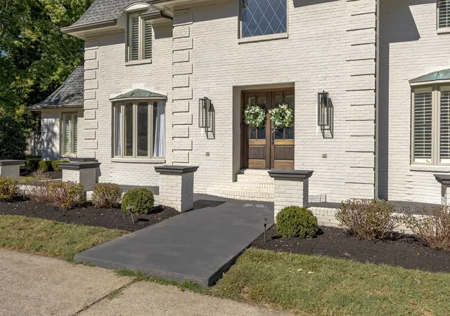 Photo 4 of Single family home for sale at 110 Poplar St, Franklin, TN 37064 | MLS# 3623351 | Listing updated on 2026-10-30